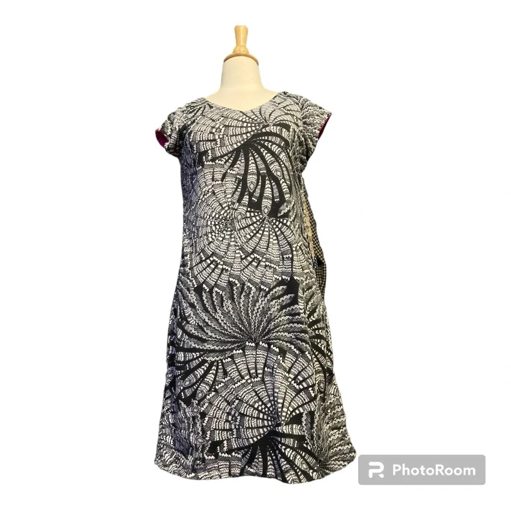 TITLE NINE Reversible Flow 2 in 1 dress, Size: Medium - Picture 3 of 10